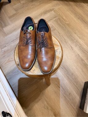 Van Heusen Brown Leather Derby Shoes - Classic Lace-Up